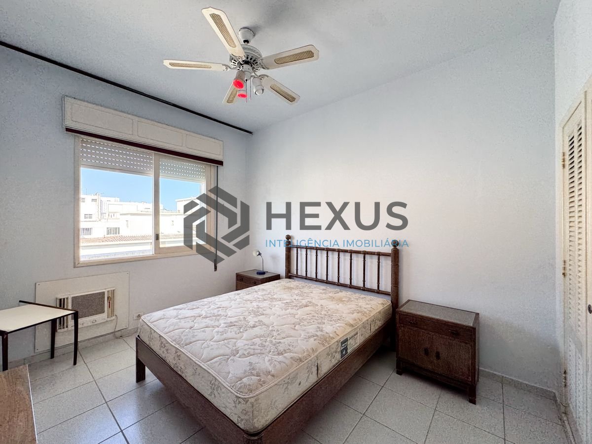 Foto 17 de Apartamento beira mar reformado com varanda vista mar nas Pitangueiras, Guarujá