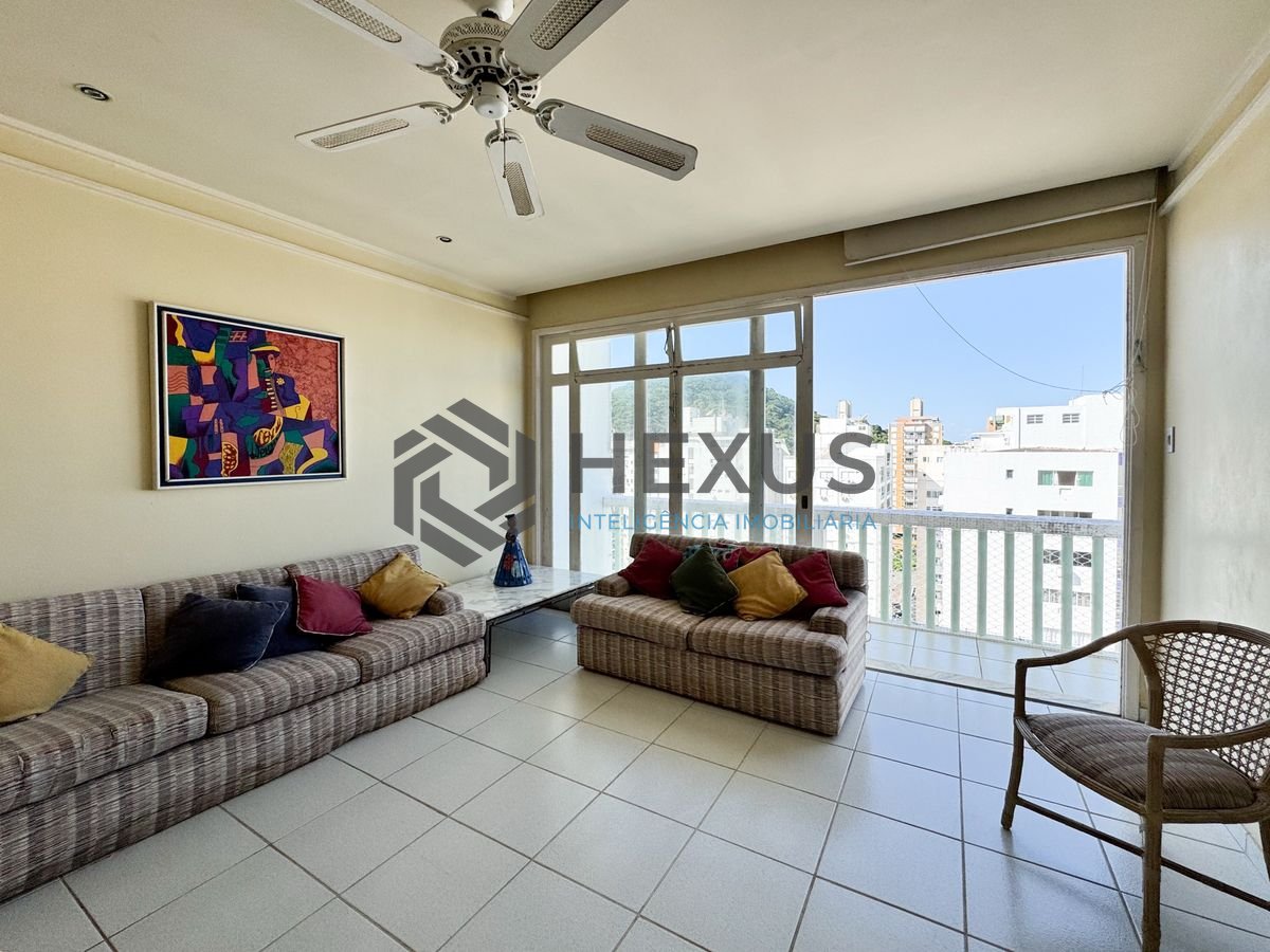 Foto 6 de Apartamento beira mar reformado com varanda vista mar nas Pitangueiras, Guarujá