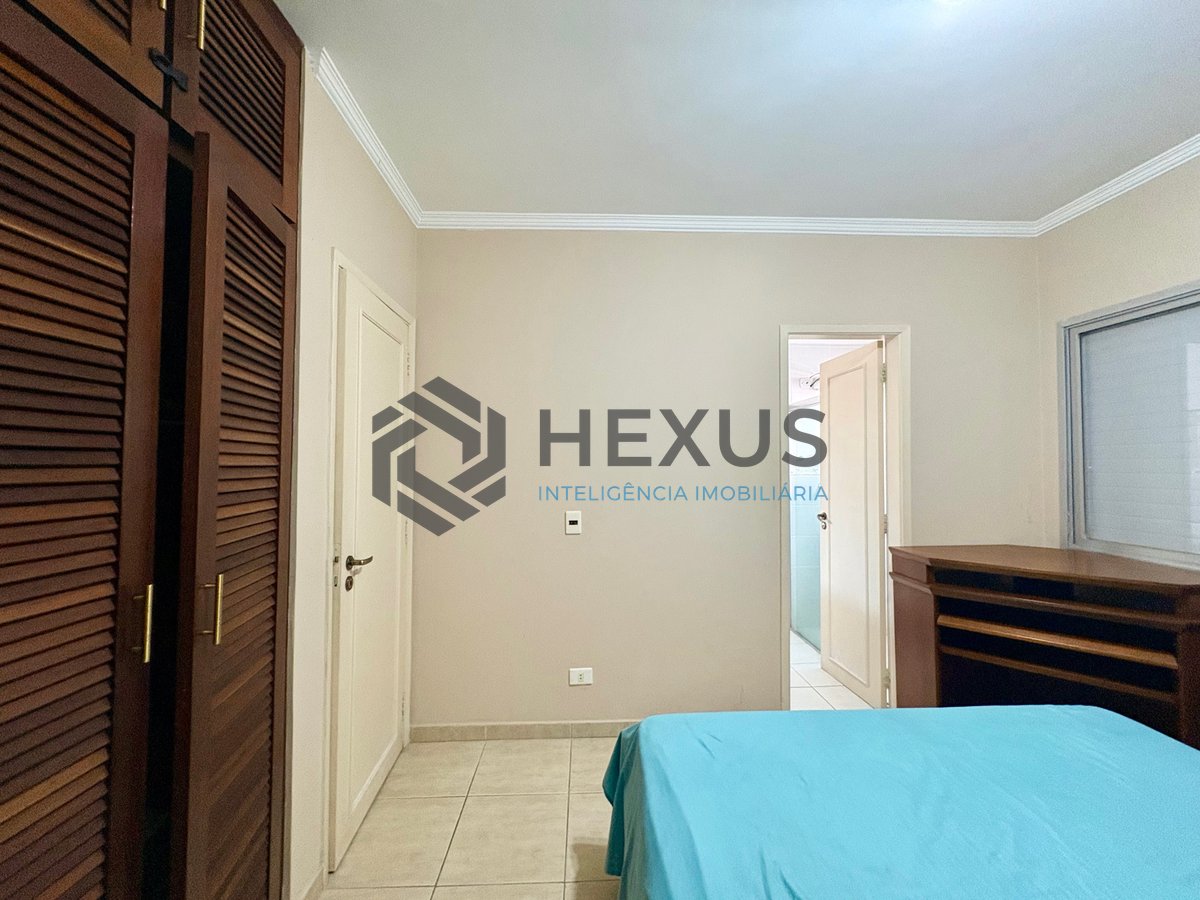 Foto 12 de Apartamento com varanda e lazer na Praia da Enseada, Guarujá