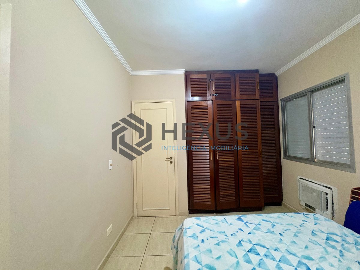 Foto 15 de Apartamento com varanda e lazer na Praia da Enseada, Guarujá