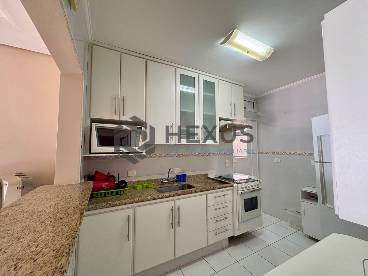 Foto 19 de Apartamento com varanda e lazer na Praia da Enseada, Guarujá