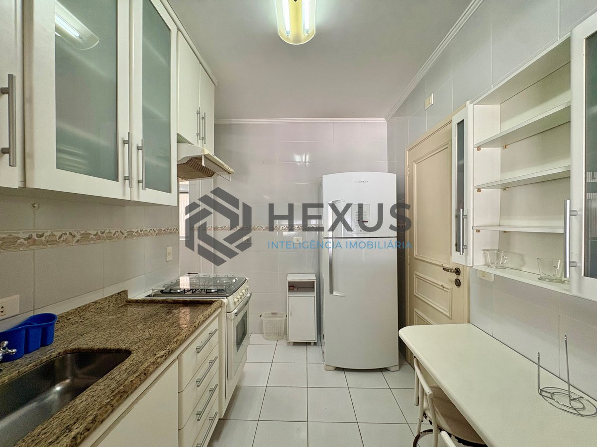 Foto 20 de Apartamento com varanda e lazer na Praia da Enseada, Guarujá