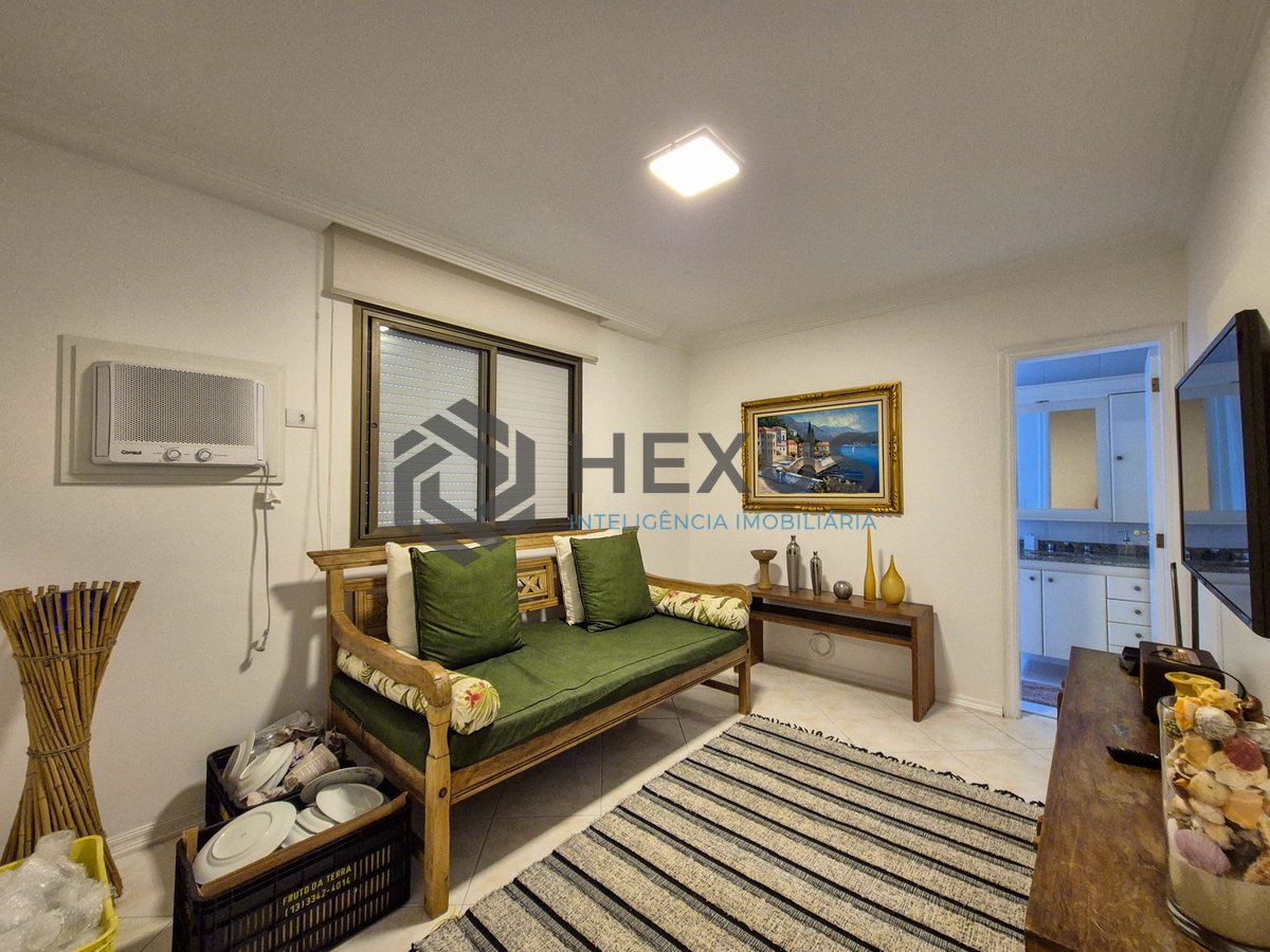 Foto 16 de Apartamento reformado com varanda vista mar a 2 quadras da praia nas Pitangueiras, Guarujá
