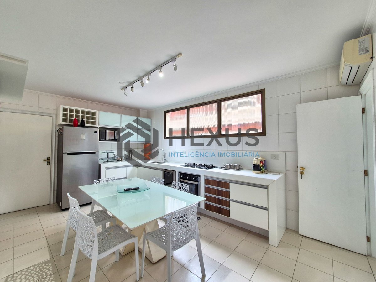 Foto 41 de Apartamento reformado com varanda vista mar a 2 quadras da praia nas Pitangueiras, Guarujá