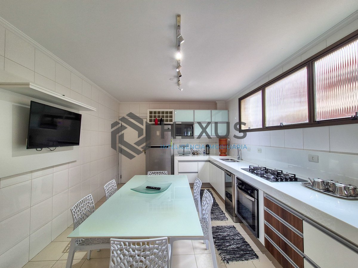 Foto 42 de Apartamento reformado com varanda vista mar a 2 quadras da praia nas Pitangueiras, Guarujá