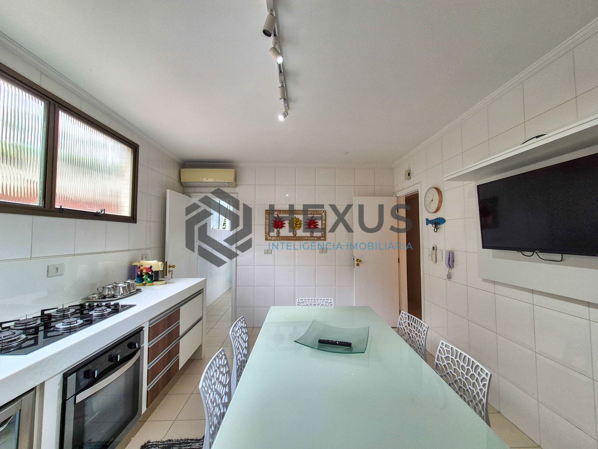 Foto 43 de Apartamento reformado com varanda vista mar a 2 quadras da praia nas Pitangueiras, Guarujá