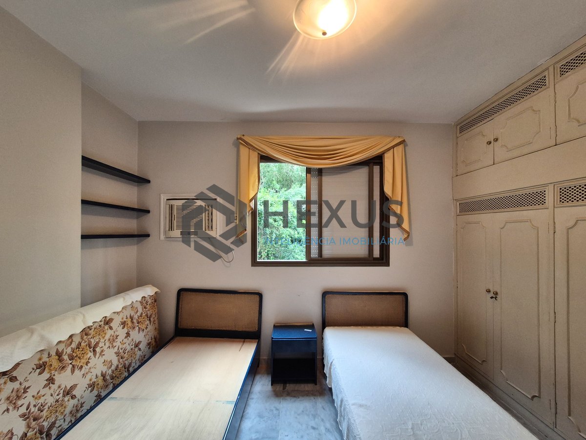 Foto 20 de Apartamento com varanda vista mar a 1 quadra da praia nas Pitangueiras, Guarujá