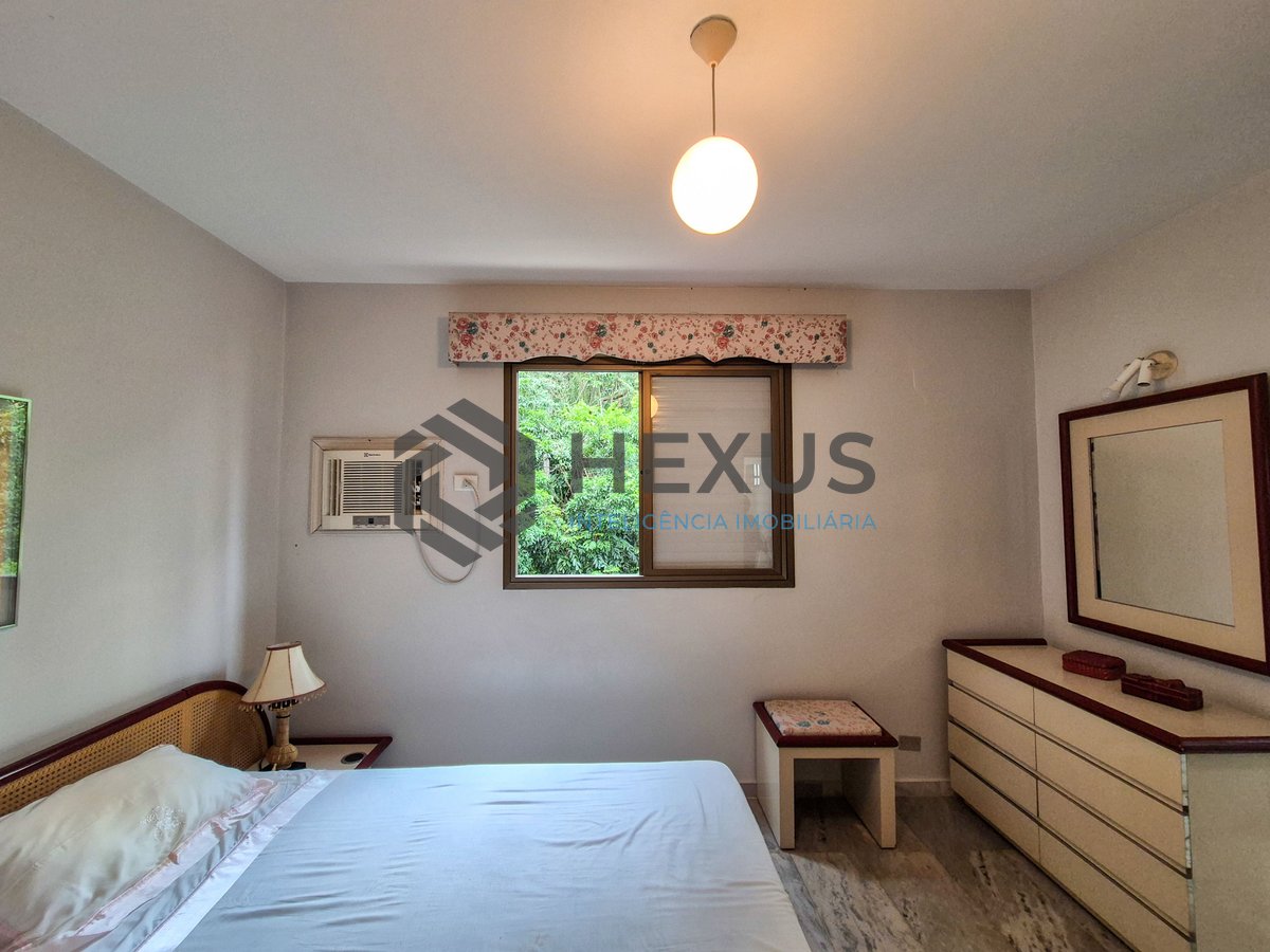 Foto 24 de Apartamento com varanda vista mar a 1 quadra da praia nas Pitangueiras, Guarujá