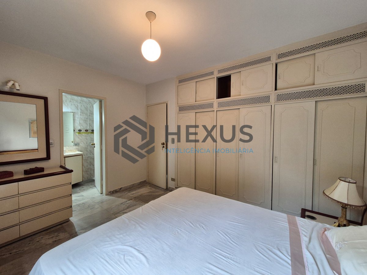 Foto 25 de Apartamento com varanda vista mar a 1 quadra da praia nas Pitangueiras, Guarujá