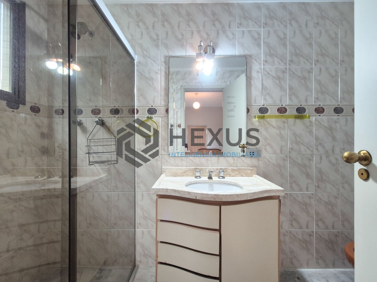Foto 27 de Apartamento com varanda vista mar a 1 quadra da praia nas Pitangueiras, Guarujá