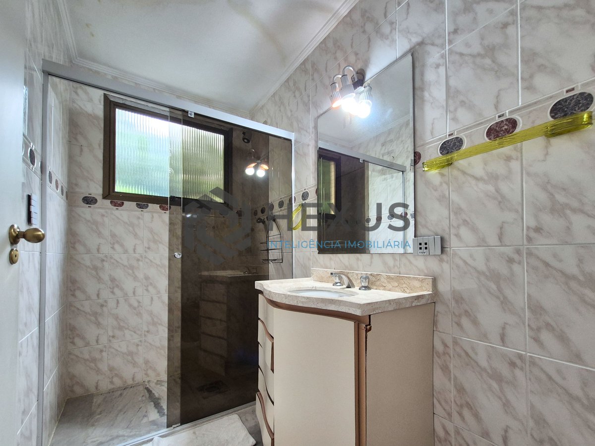 Foto 29 de Apartamento com varanda vista mar a 1 quadra da praia nas Pitangueiras, Guarujá