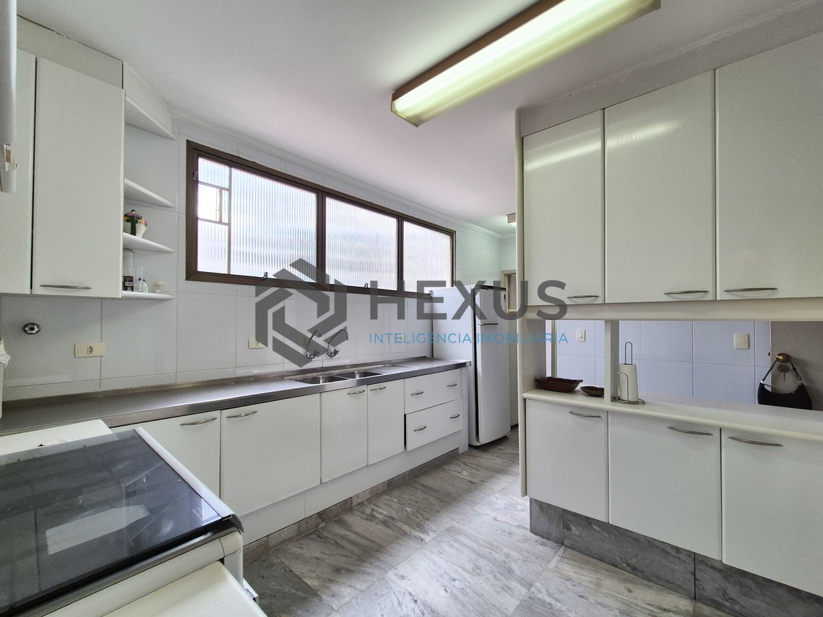 Foto 38 de Apartamento com varanda vista mar a 1 quadra da praia nas Pitangueiras, Guarujá