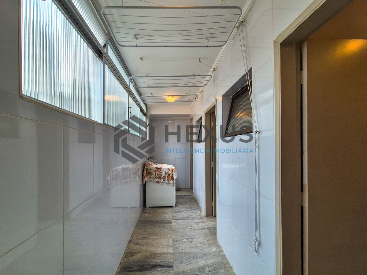 Foto 42 de Apartamento com varanda vista mar a 1 quadra da praia nas Pitangueiras, Guarujá