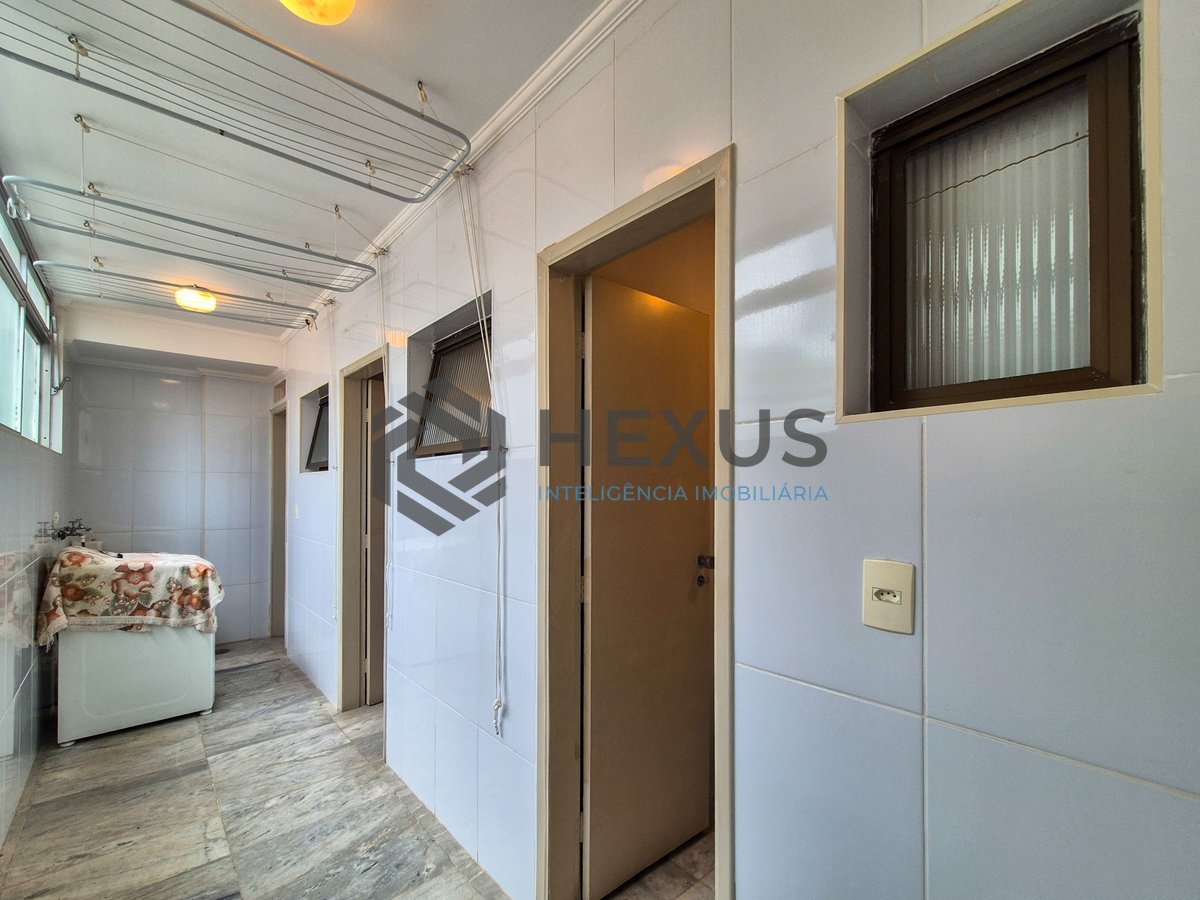 Foto 43 de Apartamento com varanda vista mar a 1 quadra da praia nas Pitangueiras, Guarujá