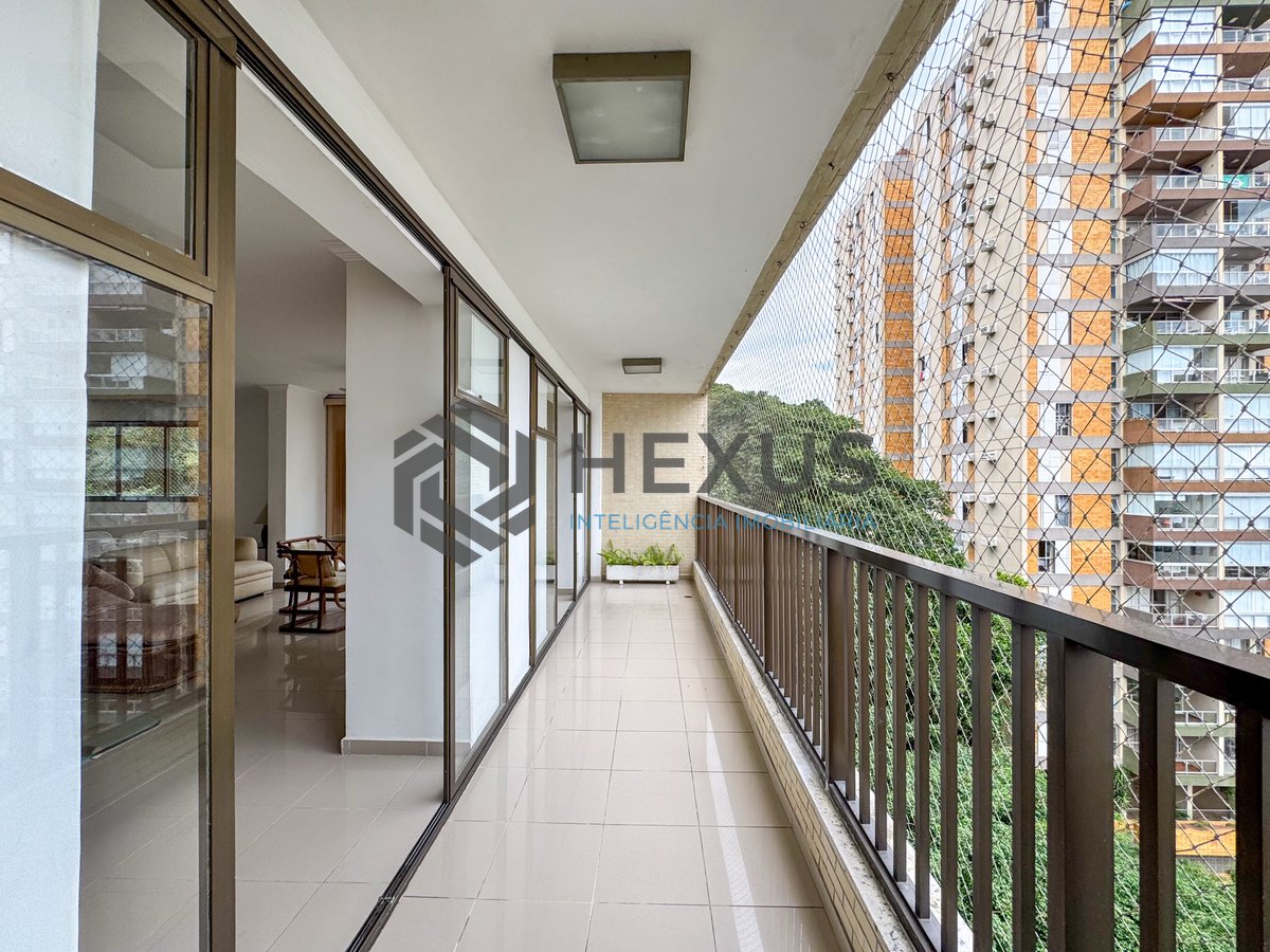 Foto 14 de Apartamento com varanda a 2 quadras da praia nas Pitangueiras, Guarujá
