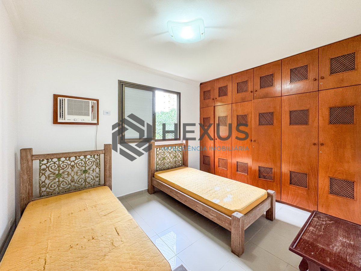 Foto 18 de Apartamento com varanda a 2 quadras da praia nas Pitangueiras, Guarujá