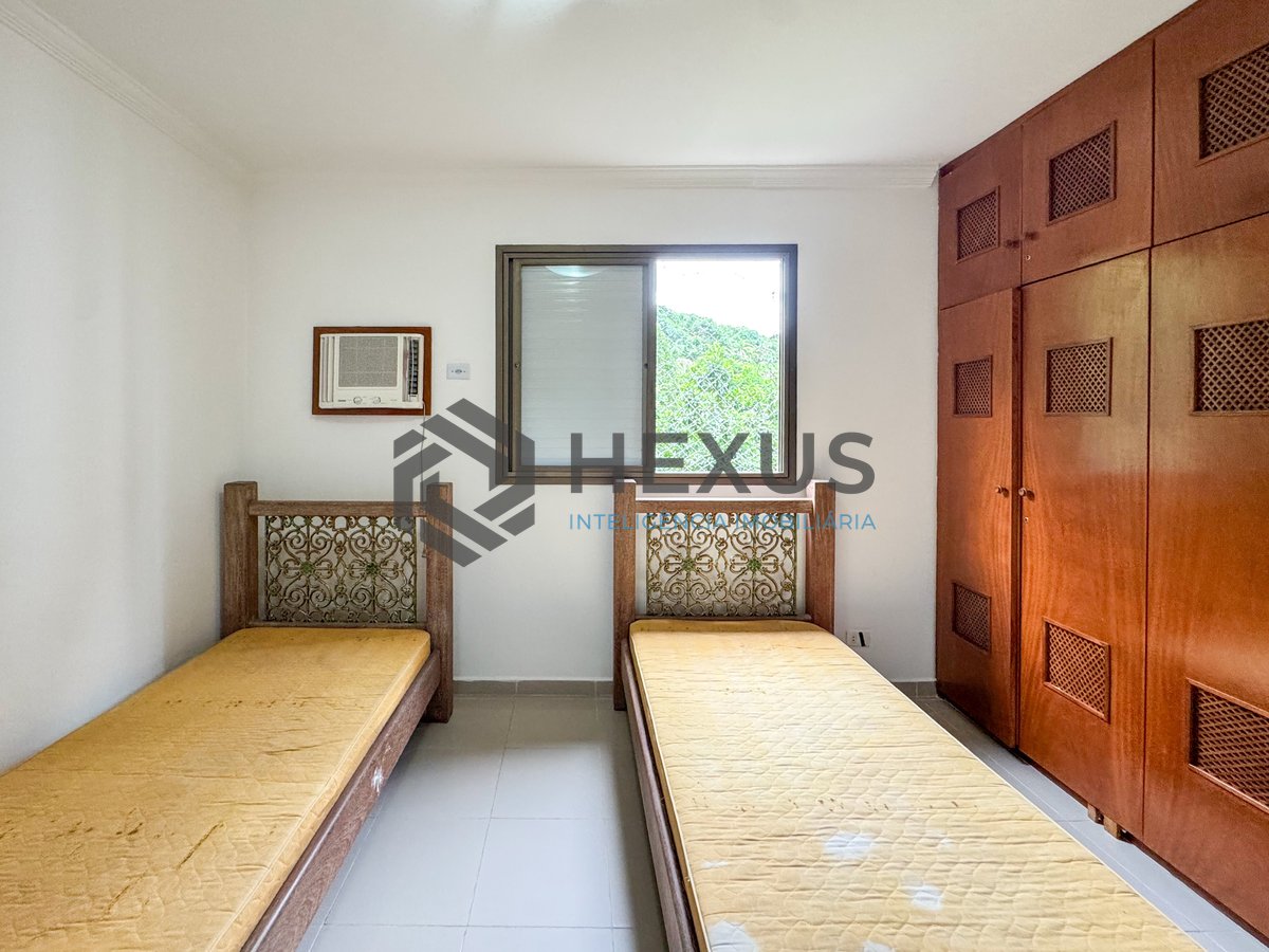 Foto 19 de Apartamento com varanda a 2 quadras da praia nas Pitangueiras, Guarujá