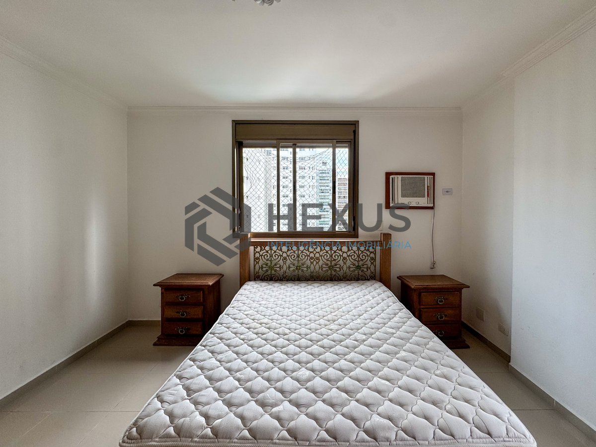 Foto 25 de Apartamento com varanda a 2 quadras da praia nas Pitangueiras, Guarujá