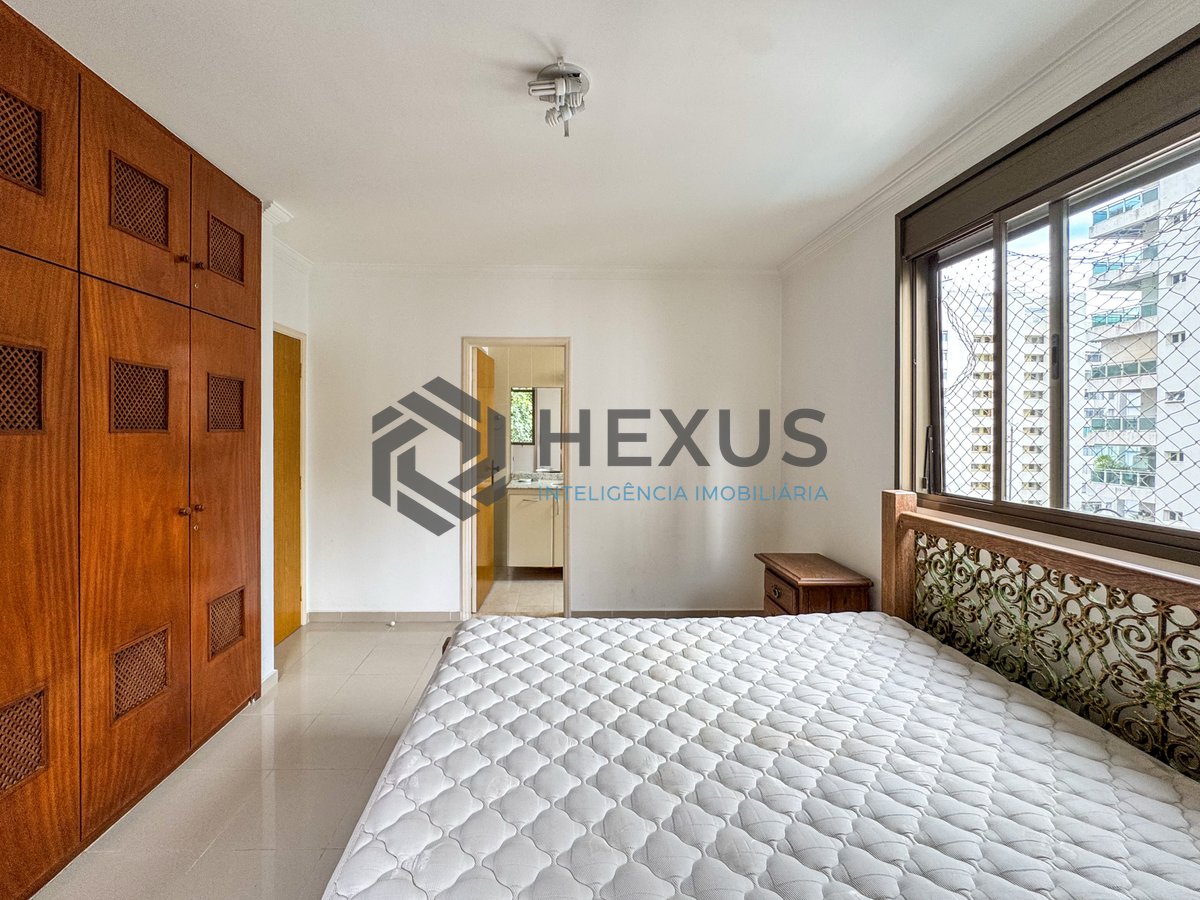 Foto 26 de Apartamento com varanda a 2 quadras da praia nas Pitangueiras, Guarujá