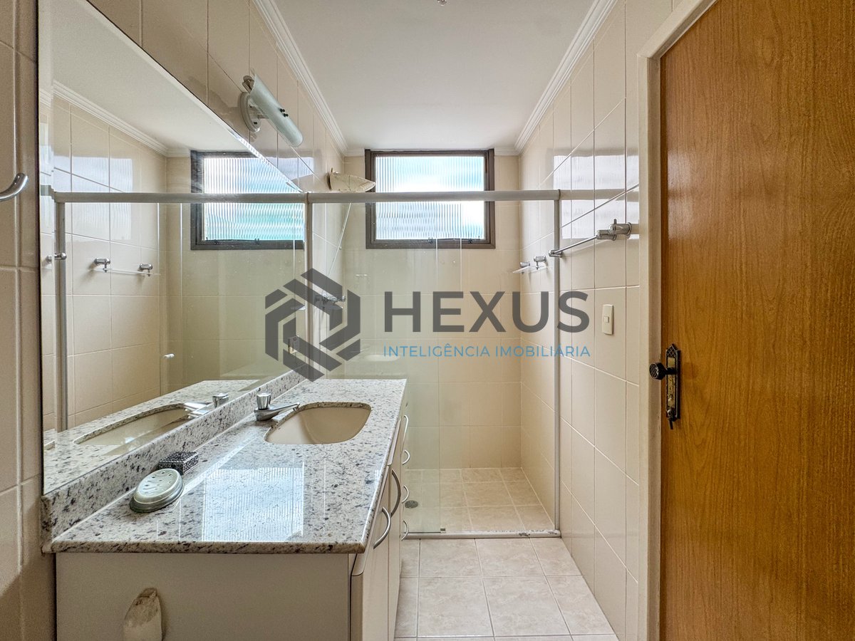Foto 29 de Apartamento com varanda a 2 quadras da praia nas Pitangueiras, Guarujá