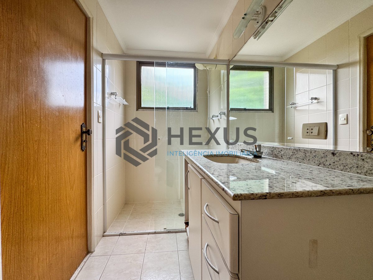 Foto 34 de Apartamento com varanda a 2 quadras da praia nas Pitangueiras, Guarujá