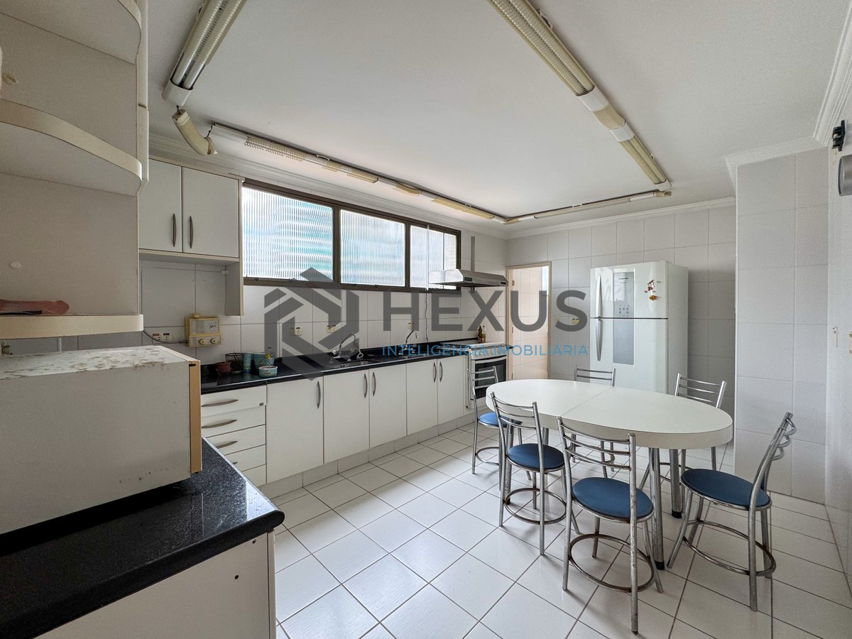Foto 37 de Apartamento com varanda a 2 quadras da praia nas Pitangueiras, Guarujá
