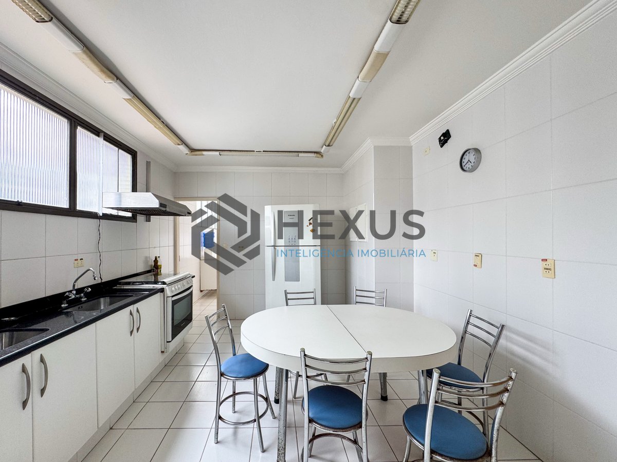 Foto 38 de Apartamento com varanda a 2 quadras da praia nas Pitangueiras, Guarujá