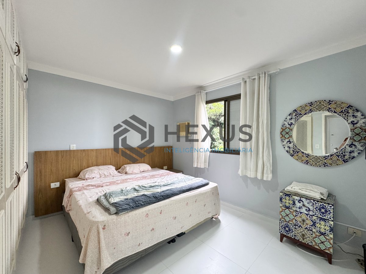 Foto 28 de Apartamento reformado com varanda vista mar a 300m da praia nas Pitangueiras, Guarujá