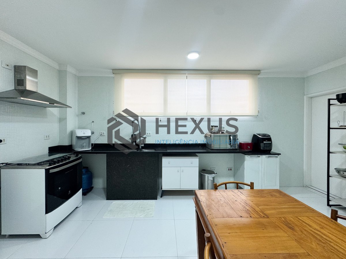 Foto 34 de Apartamento reformado com varanda vista mar a 300m da praia nas Pitangueiras, Guarujá
