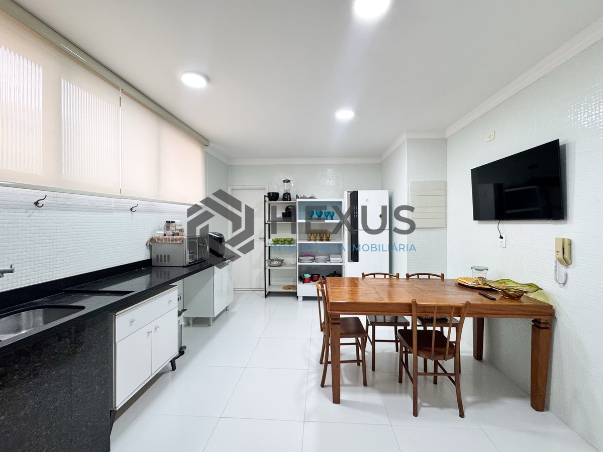 Foto 36 de Apartamento reformado com varanda vista mar a 300m da praia nas Pitangueiras, Guarujá