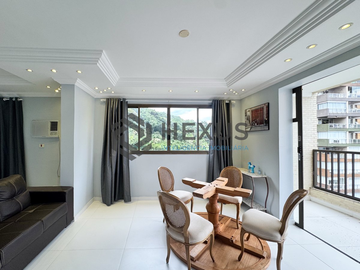 Foto 6 de Apartamento reformado com varanda vista mar a 300m da praia nas Pitangueiras, Guarujá