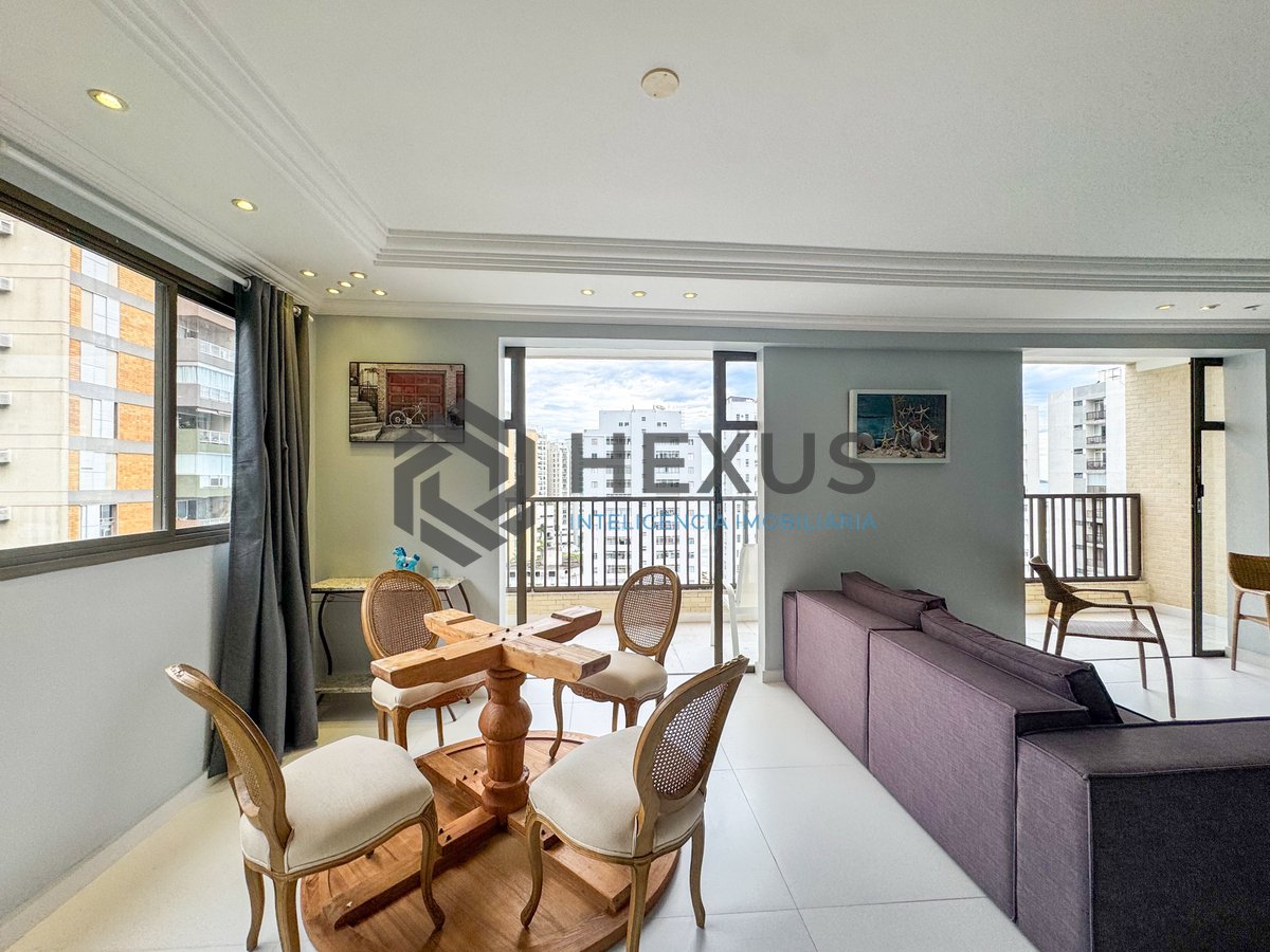 Foto 8 de Apartamento reformado com varanda vista mar a 300m da praia nas Pitangueiras, Guarujá