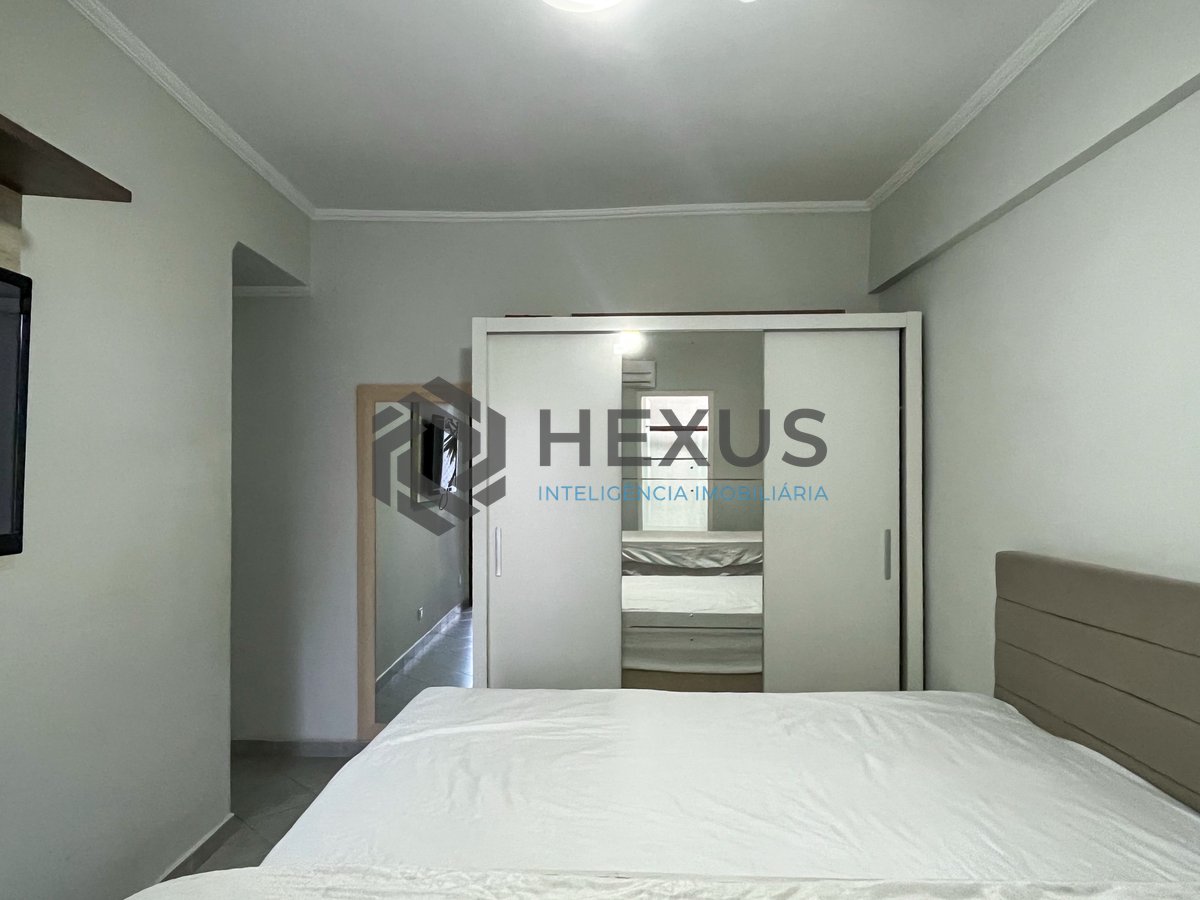 Foto 13 de Apartamento com varanda e lazer na Praia da Enseada, Guarujá