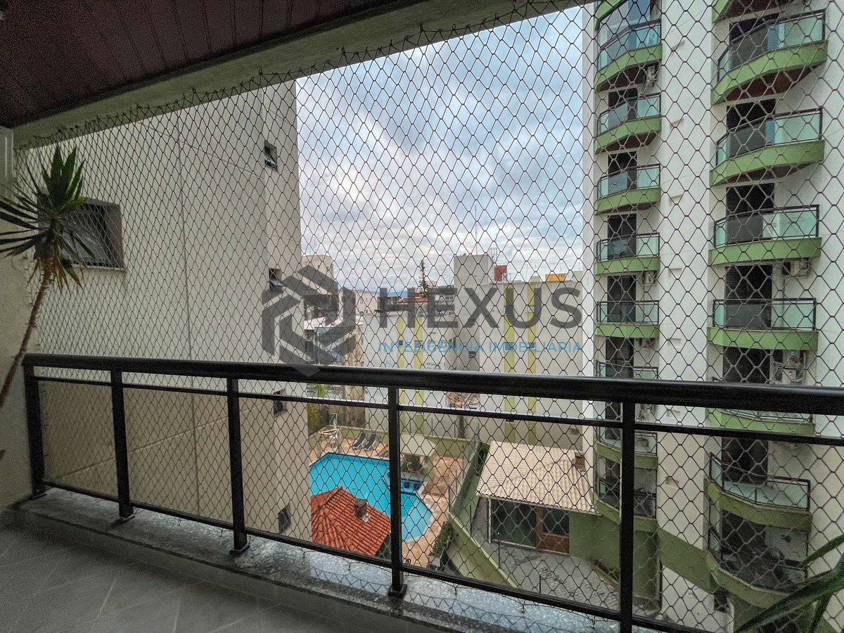 Foto 19 de Apartamento com varanda e lazer na Praia da Enseada, Guarujá