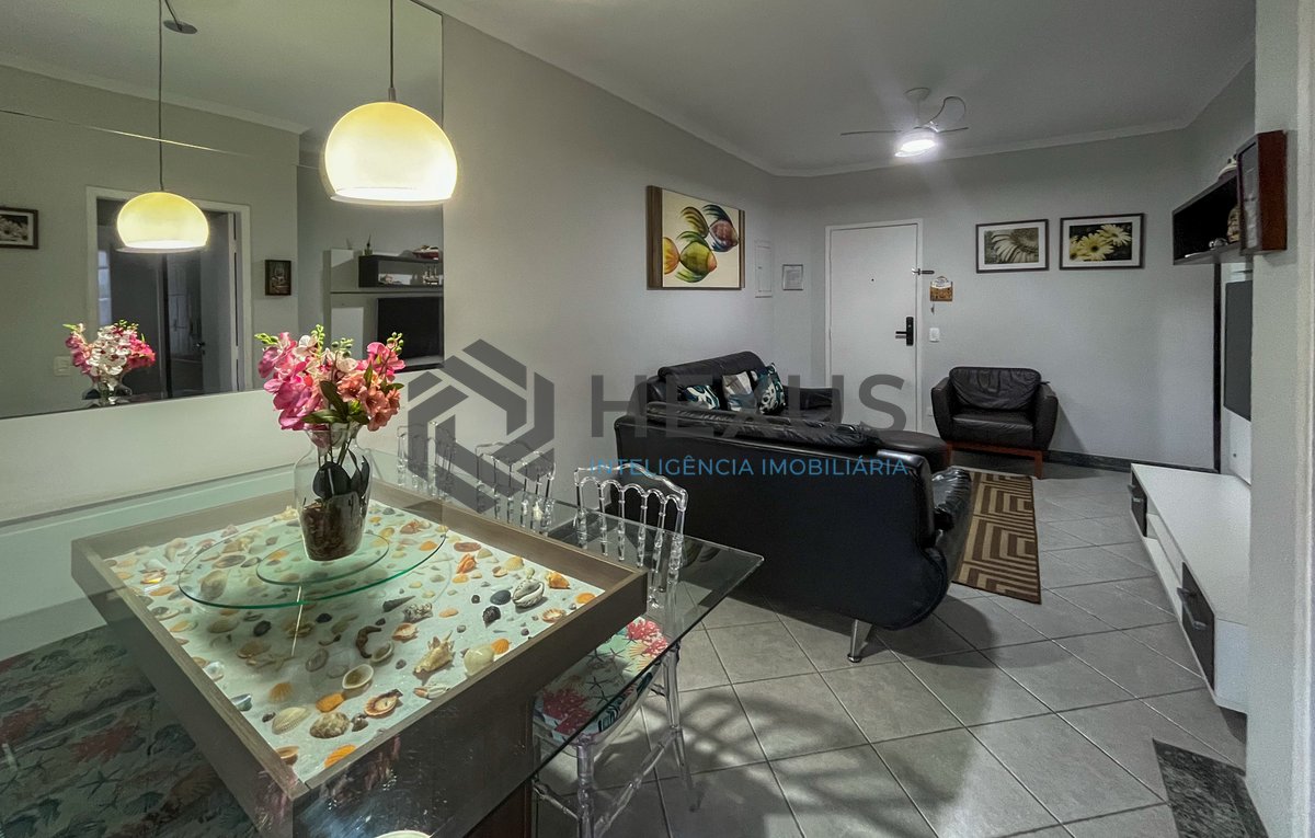 Foto 6 de Apartamento com varanda e lazer na Praia da Enseada, Guarujá
