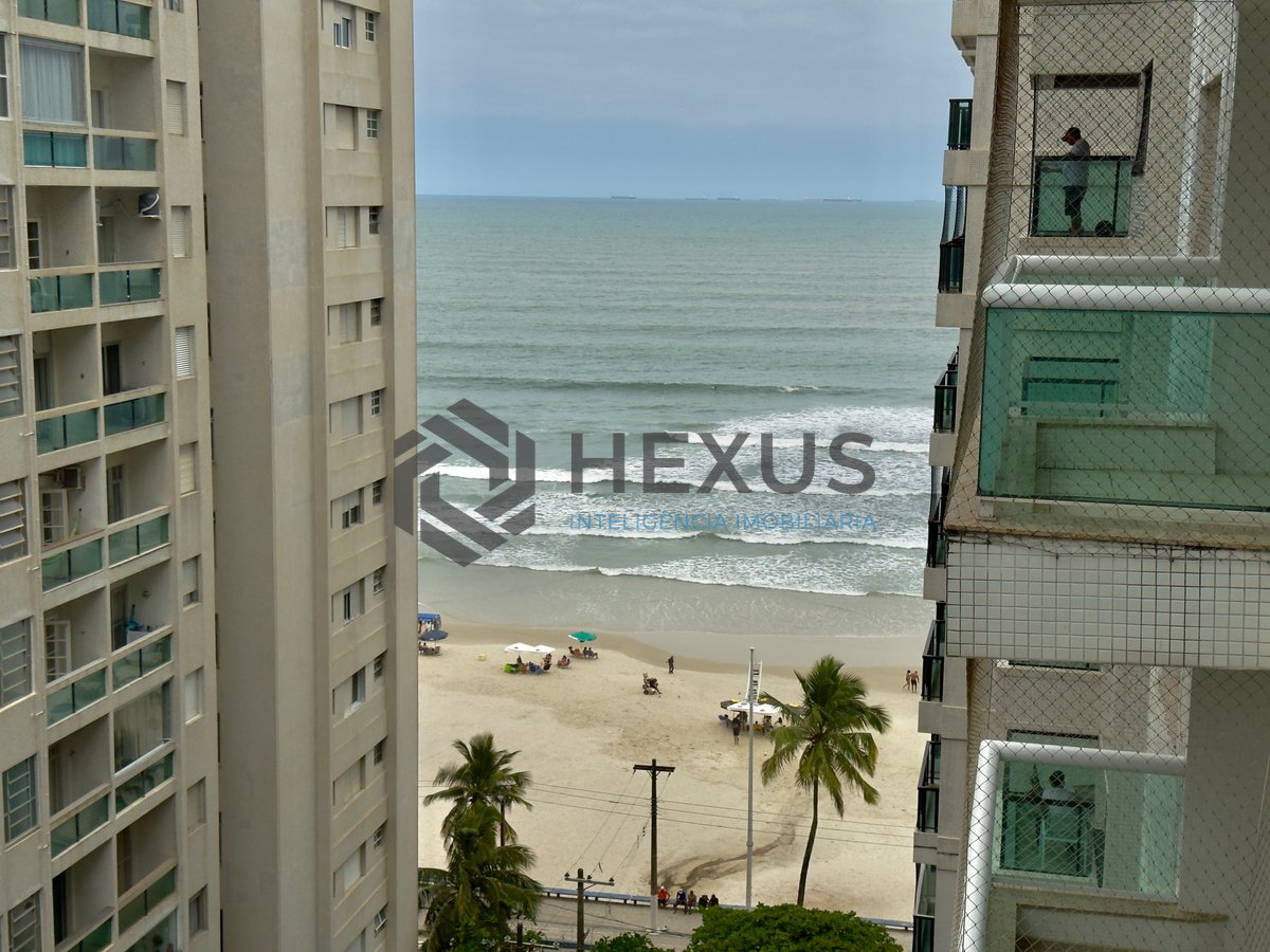 Foto 3 de Apartamento com varanda vista mar na quadra mar da Praia das Pitangueiras, Guarujá