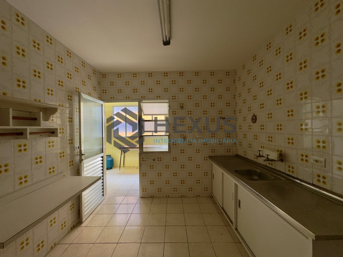 Foto 25 de Apartamento com varanda vista mar na quadra mar da Praia das Pitangueiras, Guarujá