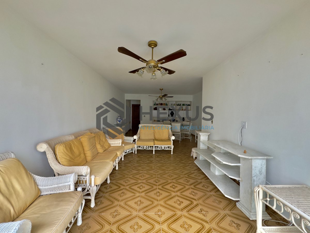 Foto 6 de Apartamento com varanda vista mar na quadra mar da Praia das Pitangueiras, Guarujá