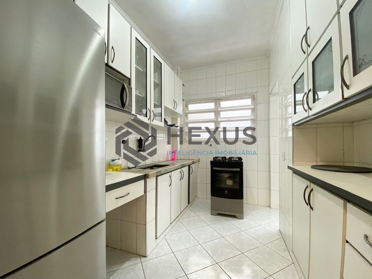 Foto 13 de Apartamento reformado a 2 quadras da Praia das Pitangueiras, Guarujá
