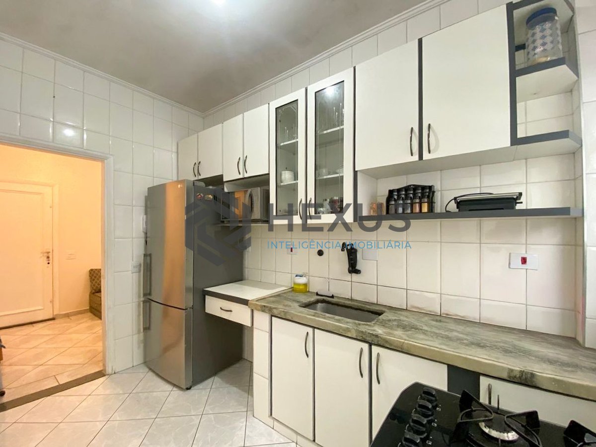 Foto 14 de Apartamento reformado a 2 quadras da Praia das Pitangueiras, Guarujá