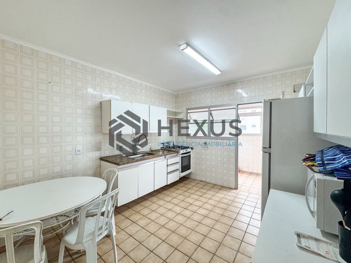 Foto 23 de Apartamento com varanda vista mar e lazer a 1 quadra da praia nas Pitangueiras, Guarujá