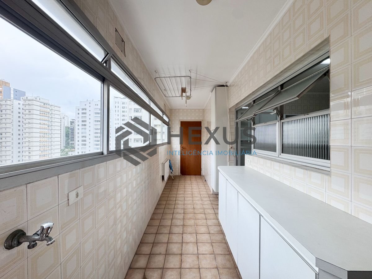 Foto 28 de Apartamento com varanda vista mar e lazer a 1 quadra da praia nas Pitangueiras, Guarujá
