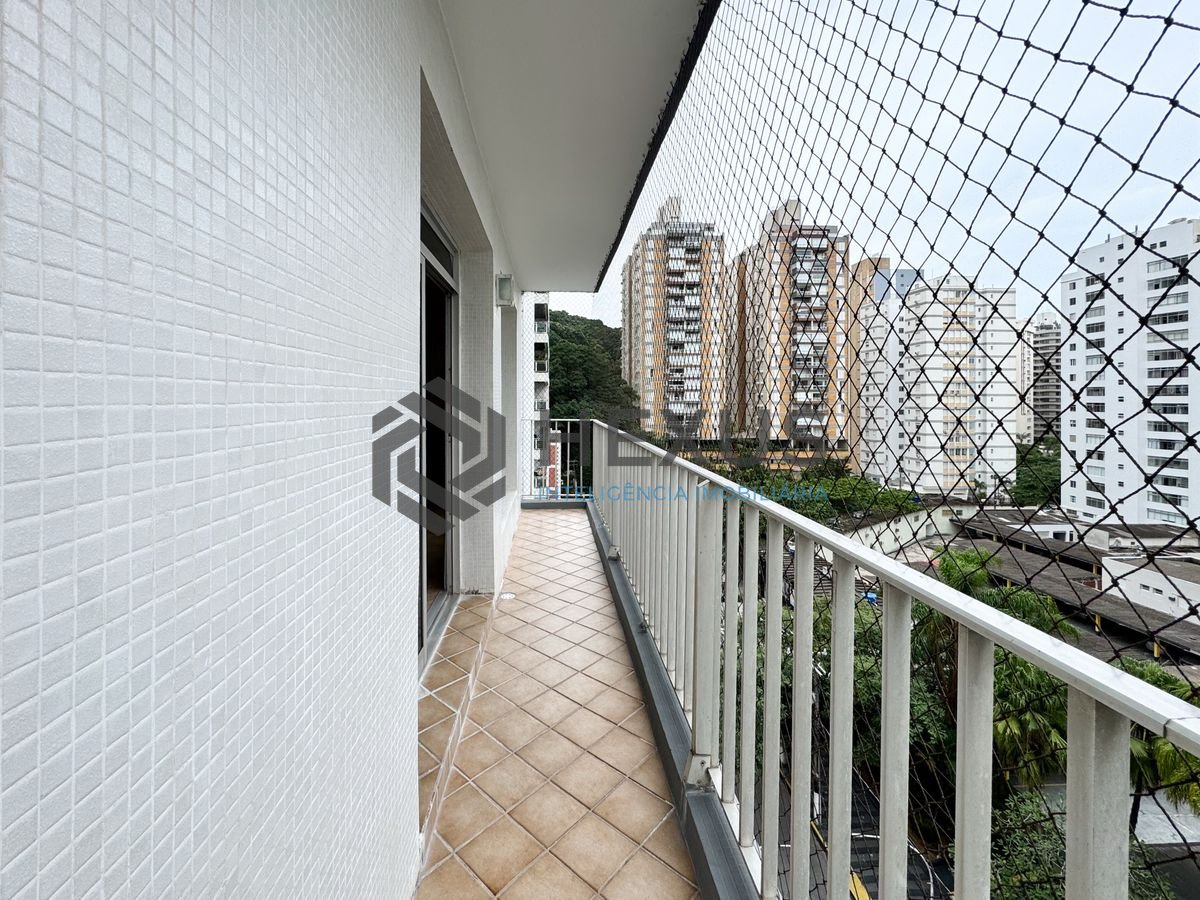 Foto 8 de Apartamento com varanda vista mar e lazer a 1 quadra da praia nas Pitangueiras, Guarujá