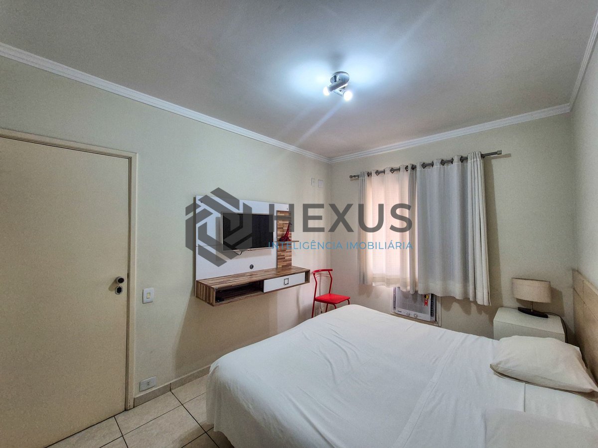 Foto 15 de Apartamento reformado com varanda e lazer nas Pitangueiras, Guarujá