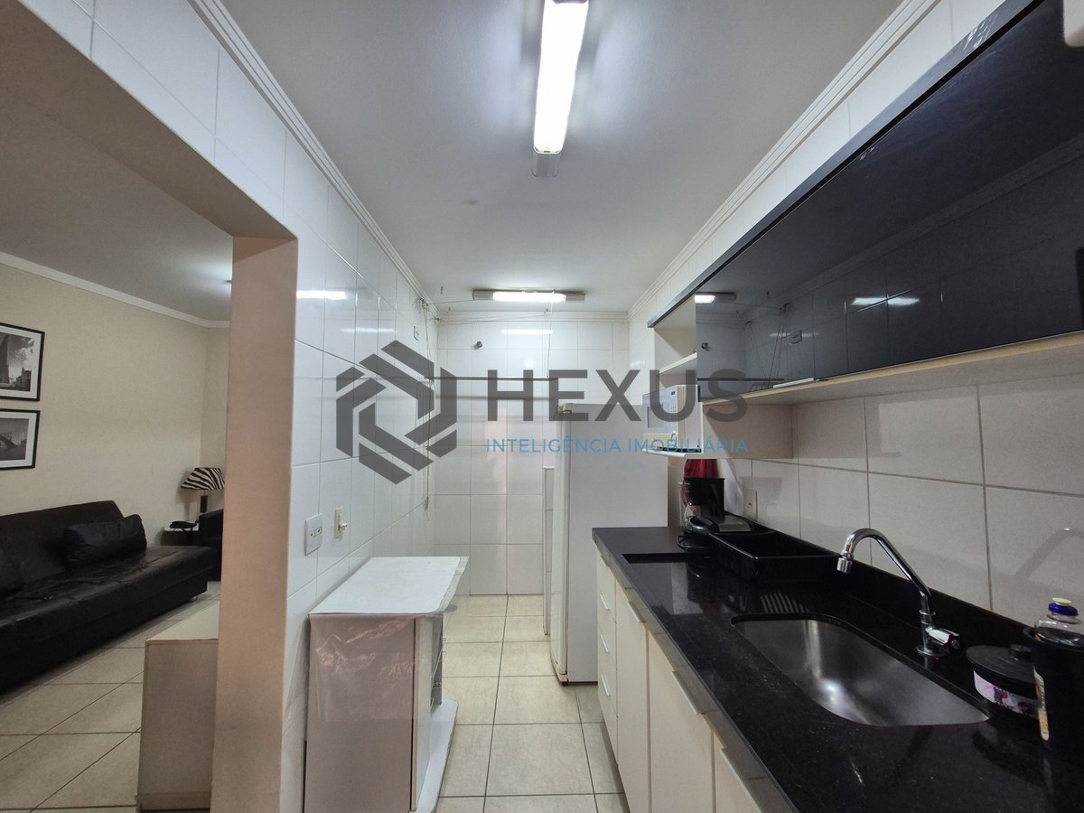 Foto 20 de Apartamento reformado com varanda e lazer nas Pitangueiras, Guarujá