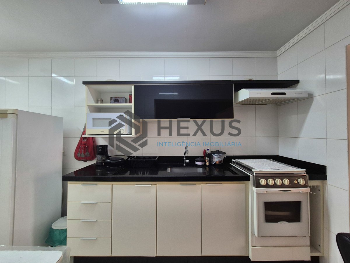 Foto 21 de Apartamento reformado com varanda e lazer nas Pitangueiras, Guarujá