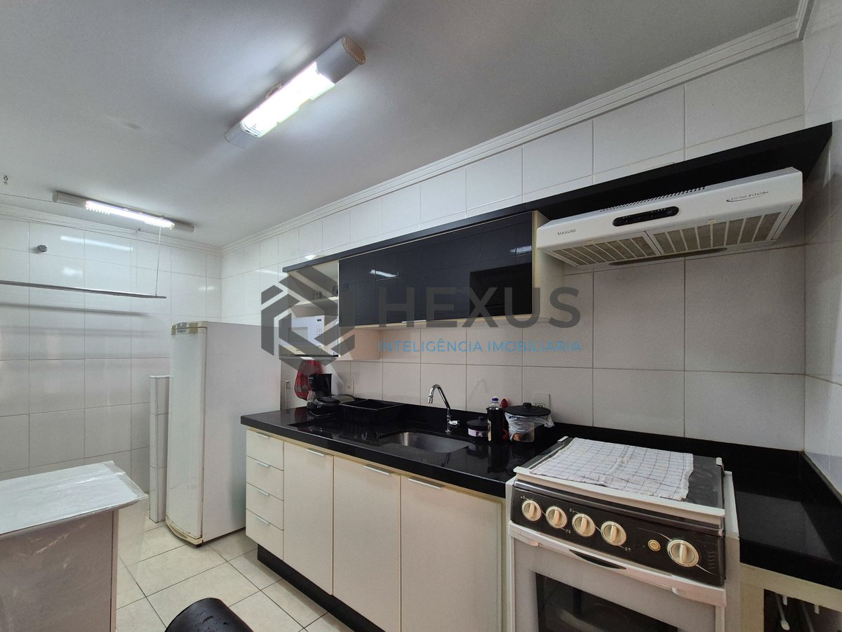Foto 22 de Apartamento reformado com varanda e lazer nas Pitangueiras, Guarujá