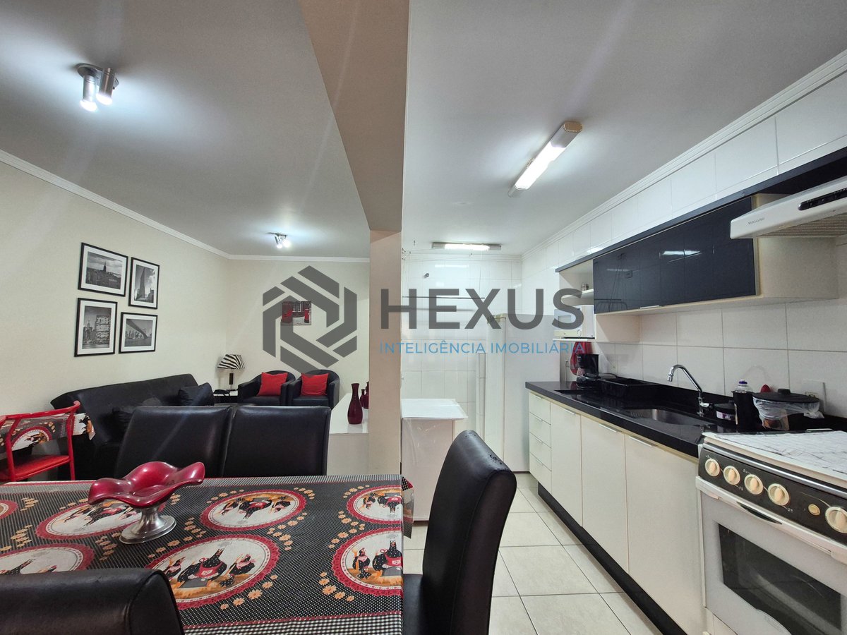 Foto 9 de Apartamento reformado com varanda e lazer nas Pitangueiras, Guarujá