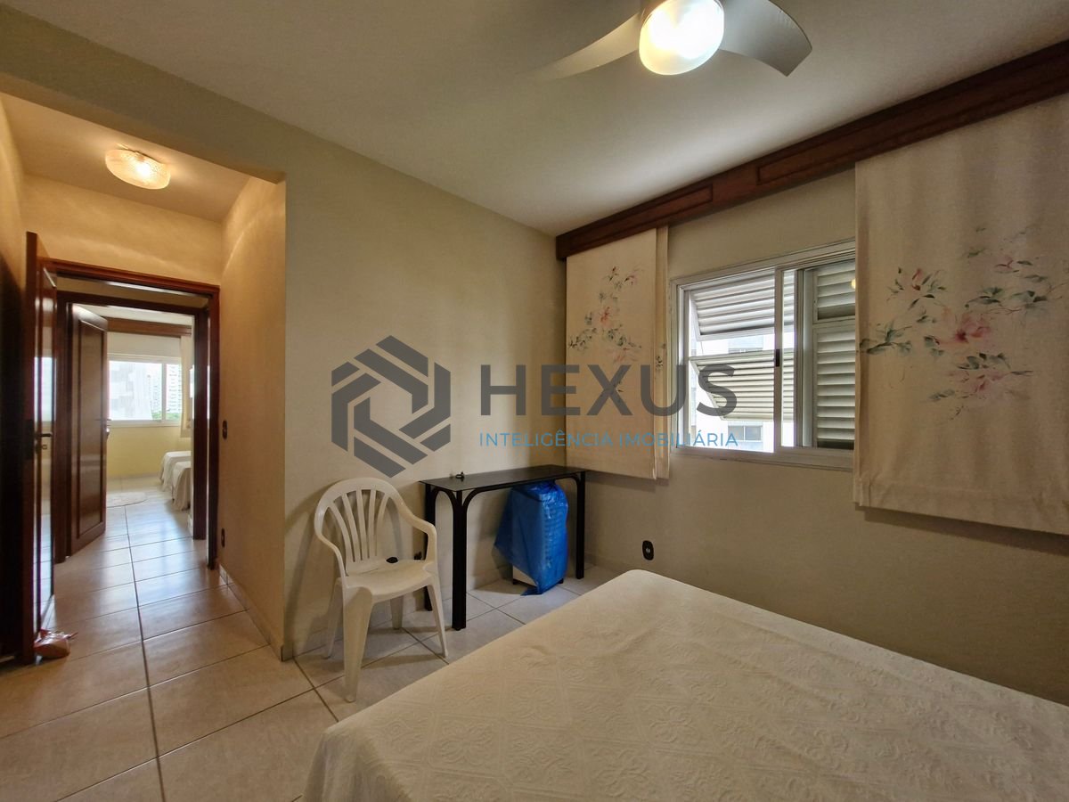 Foto 17 de Apartamento reformado com varanda na região da Centro da Praia nas Pitangueiras, Guarujá