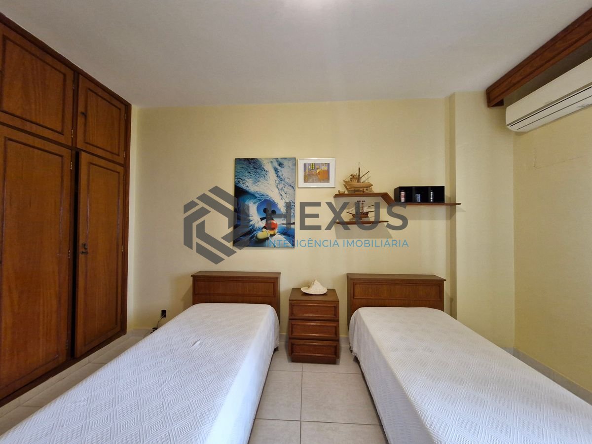 Foto 19 de Apartamento reformado com varanda na região da Centro da Praia nas Pitangueiras, Guarujá
